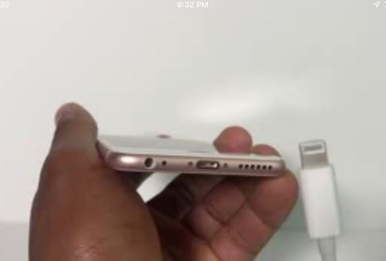 ¿Por qué mi iPhone no reconoce el cargador?