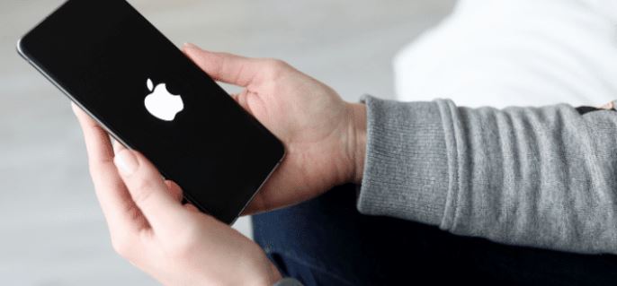 Porque mi iPhone solo aparece la manzana y se apaga