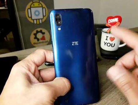 ¿Por qué mi ZTE se reinicia solo?