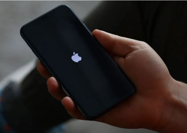 ¿Por qué mi iPhone se reinicia solo?