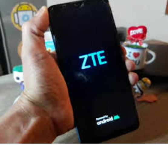 ¿Por qué mi ZTE Axon 50 Lite no agarra la huella?